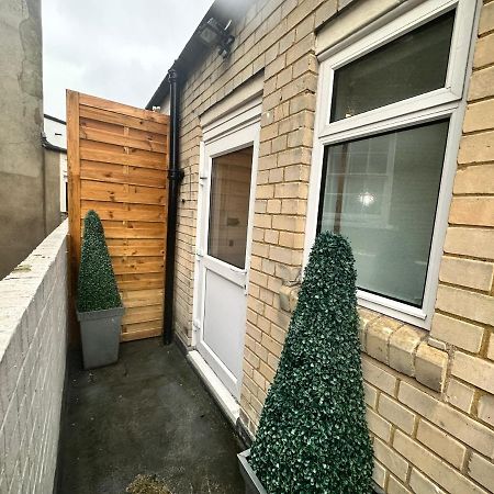 Private Family Apartment, In Victoria Posh Sw1 런던 외부 사진
