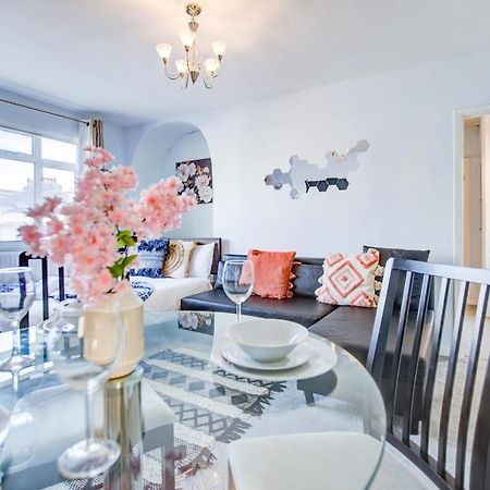 Private Family Apartment, In Victoria Posh Sw1 런던 외부 사진